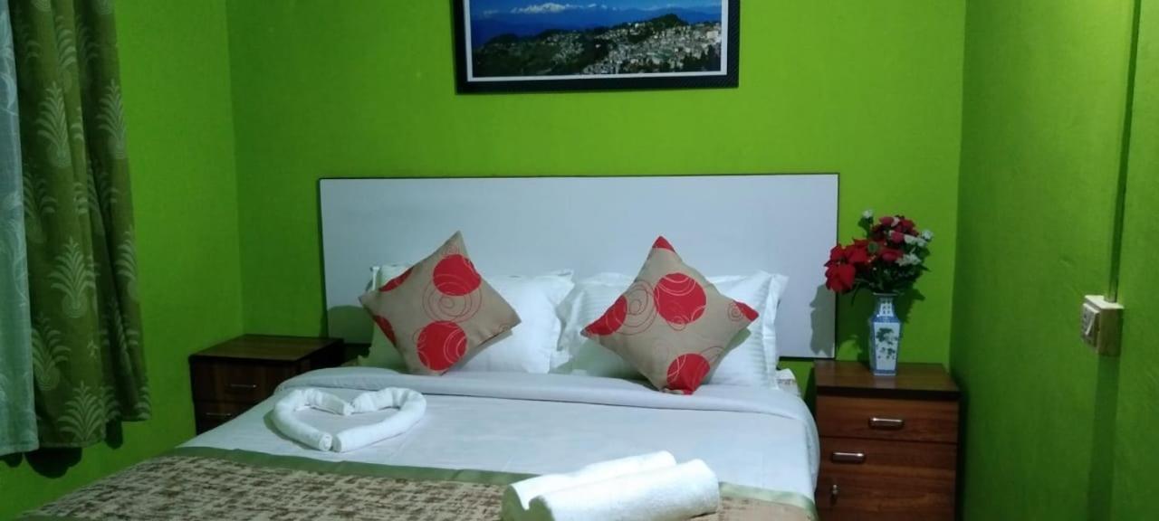 Beverly Hills Home Stay Дарджилинг Екстериор снимка
