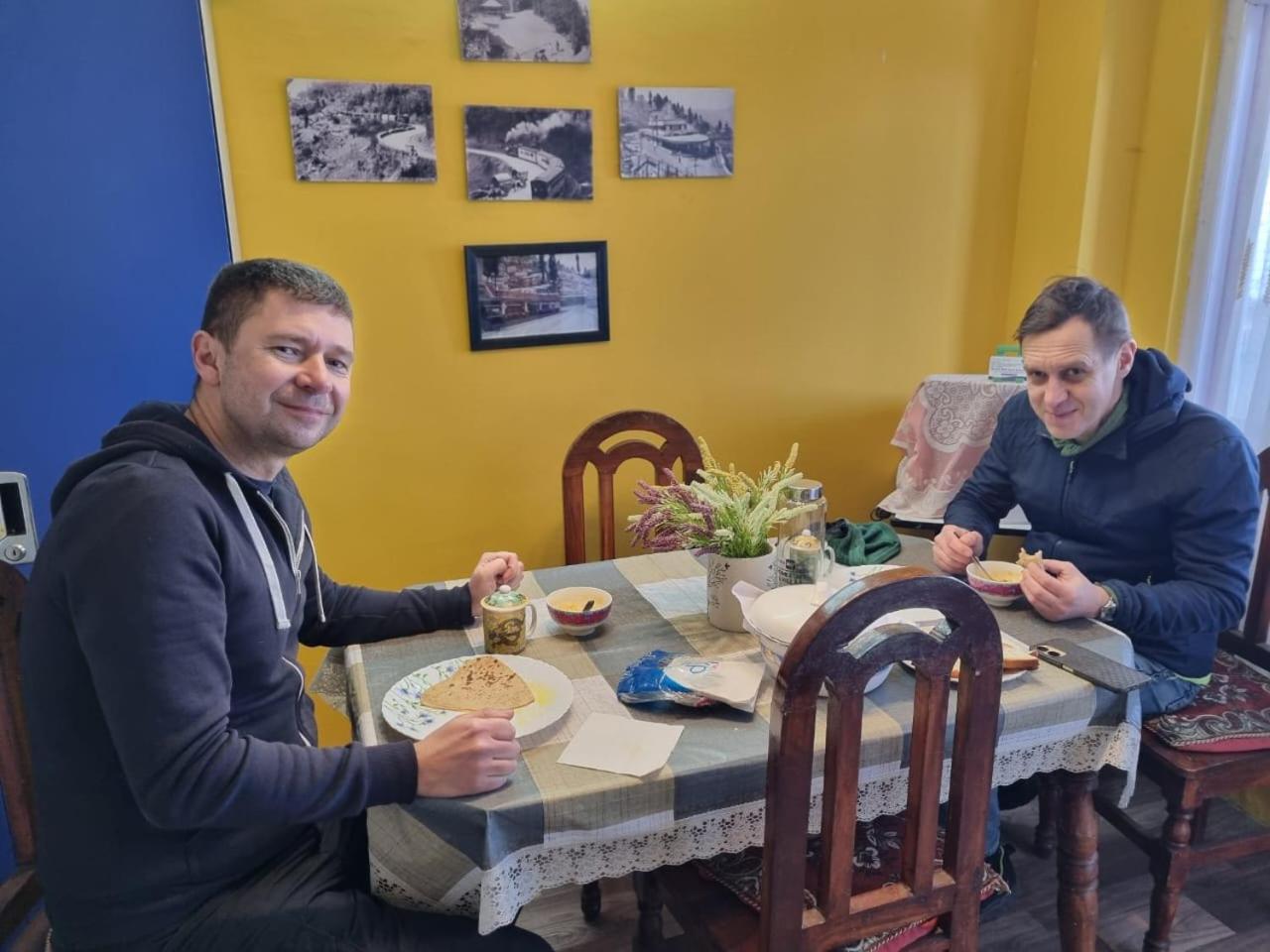 Beverly Hills Home Stay Дарджилинг Екстериор снимка